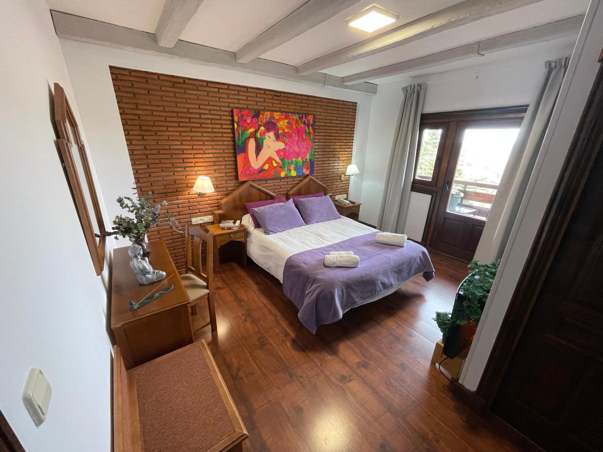 Hotel El Guerra เกวคาร์-เซียร์รา ภายนอก รูปภาพ