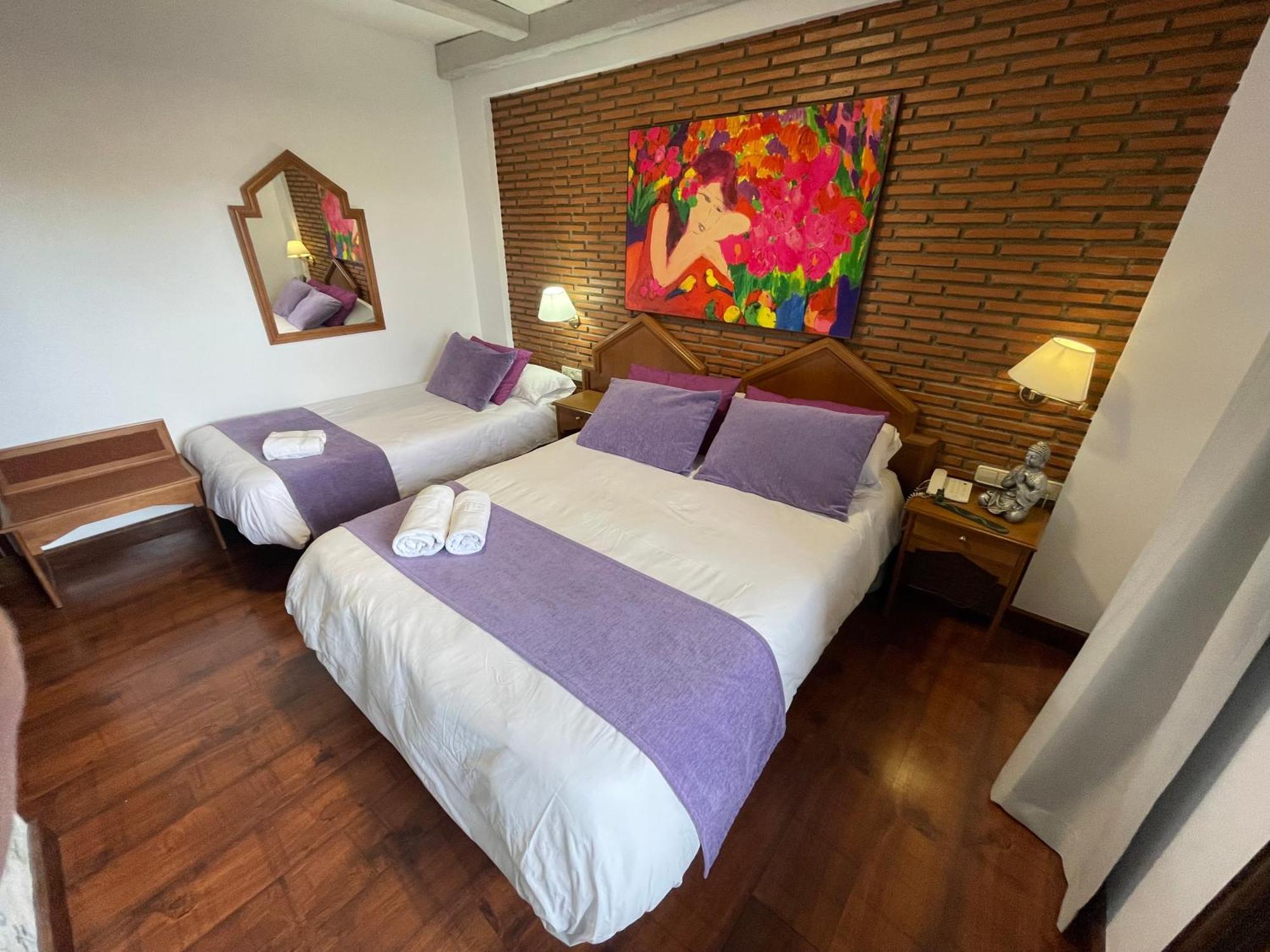 Hotel El Guerra เกวคาร์-เซียร์รา ภายนอก รูปภาพ
