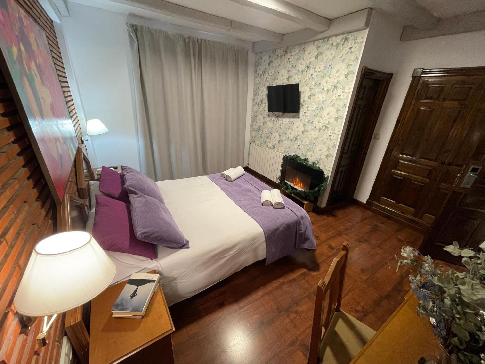 Hotel El Guerra เกวคาร์-เซียร์รา ภายนอก รูปภาพ