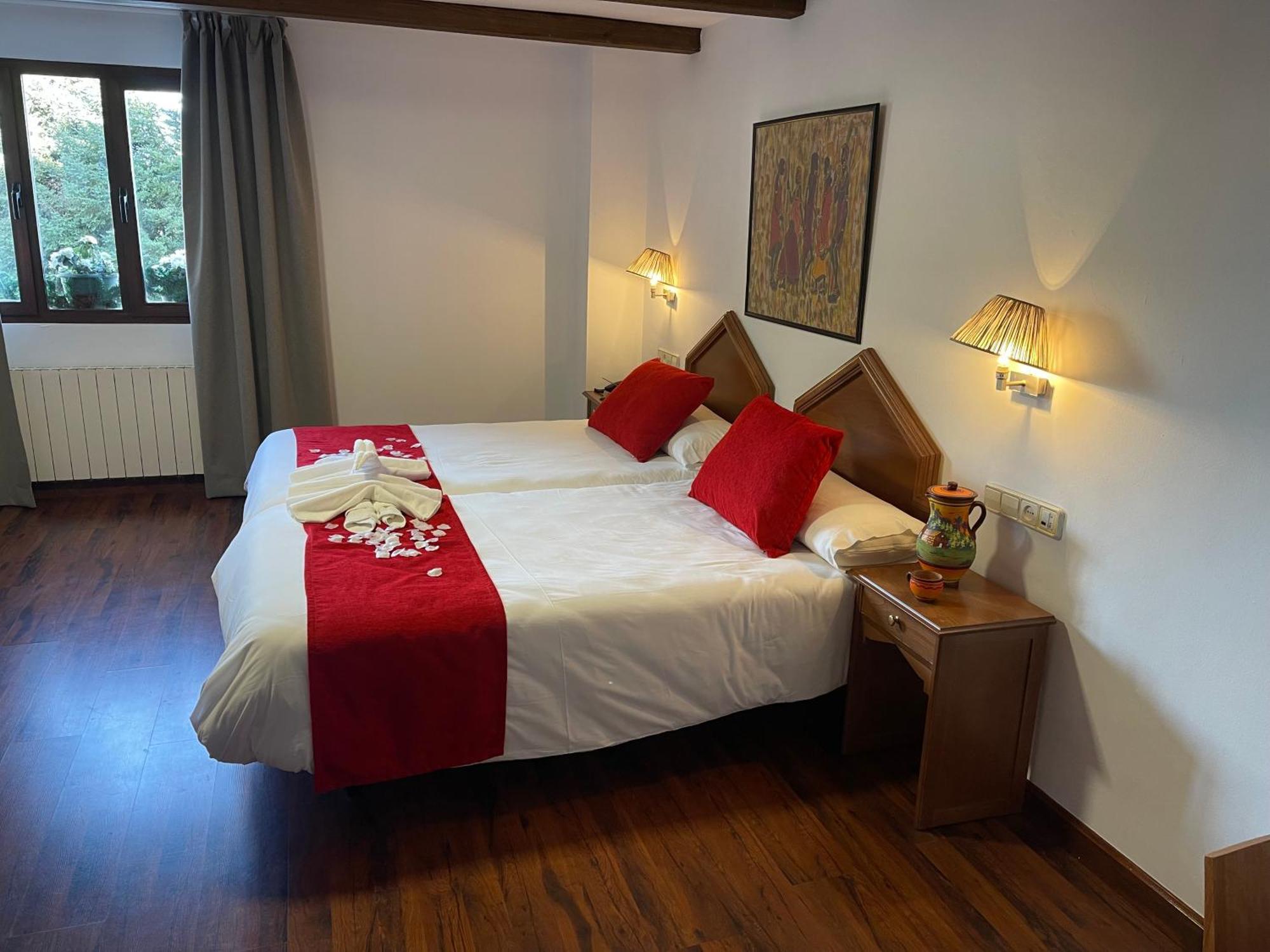 Hotel El Guerra เกวคาร์-เซียร์รา ภายนอก รูปภาพ