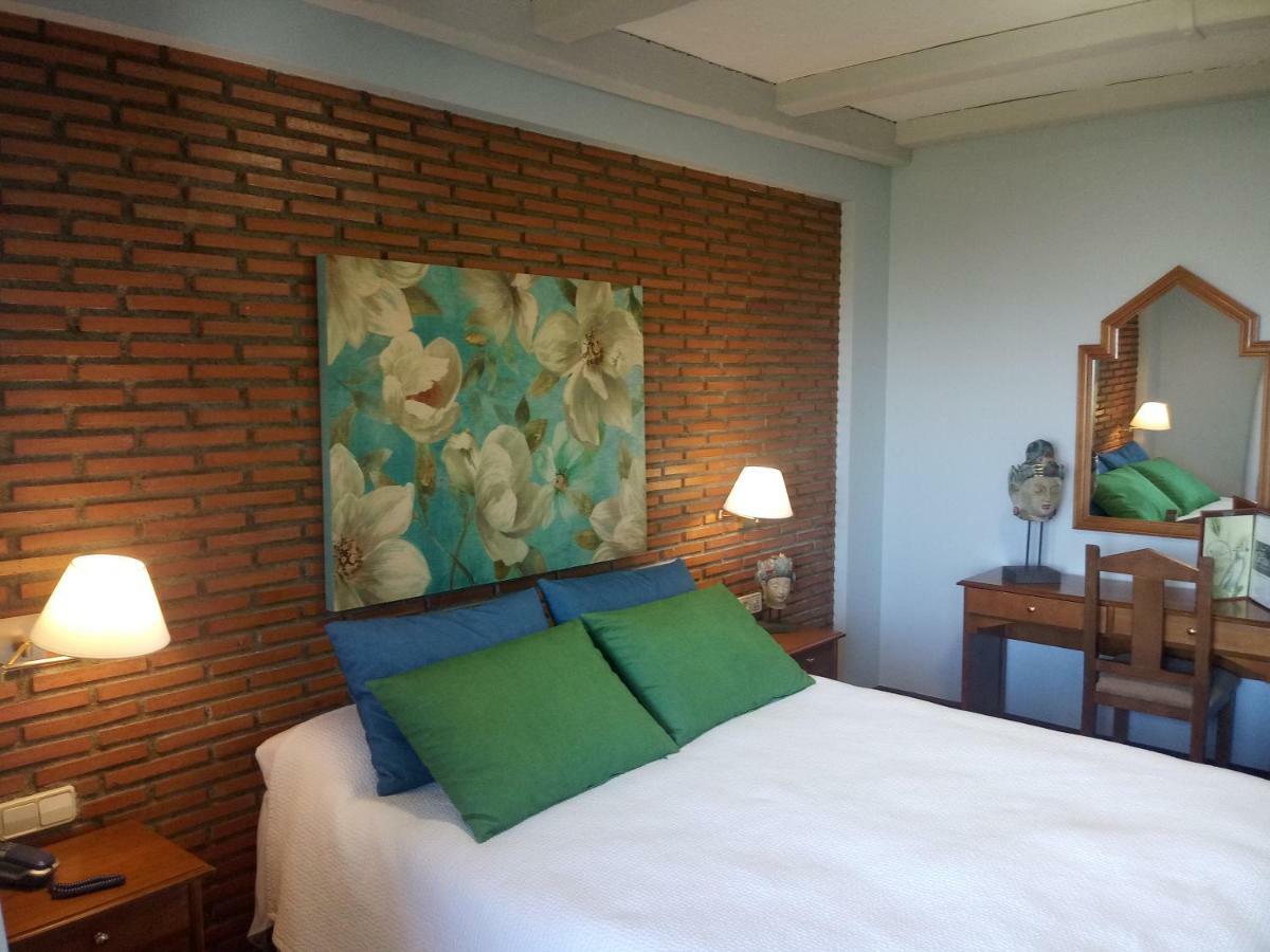 Hotel El Guerra เกวคาร์-เซียร์รา ภายนอก รูปภาพ